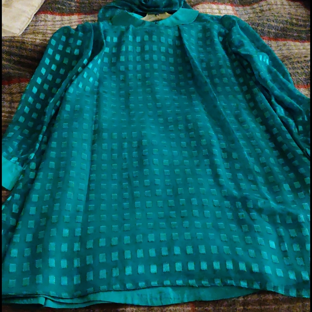 A green maternity dress